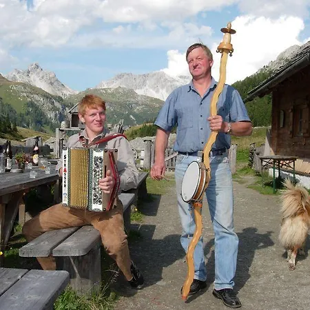 Kirchenwirt Inn *